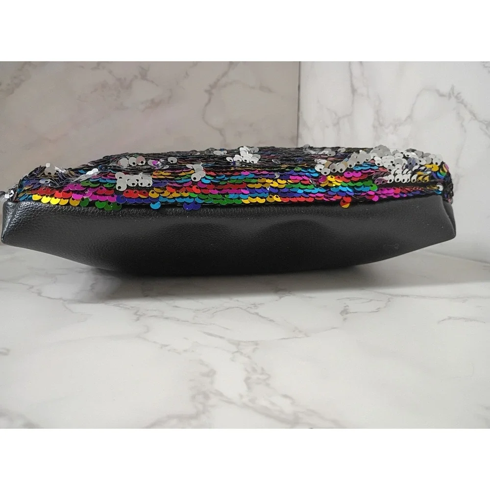 VICTORIA'S SECRET Rainbow Sequin Reversible Wristlet w/ Heart Charm - NWOT